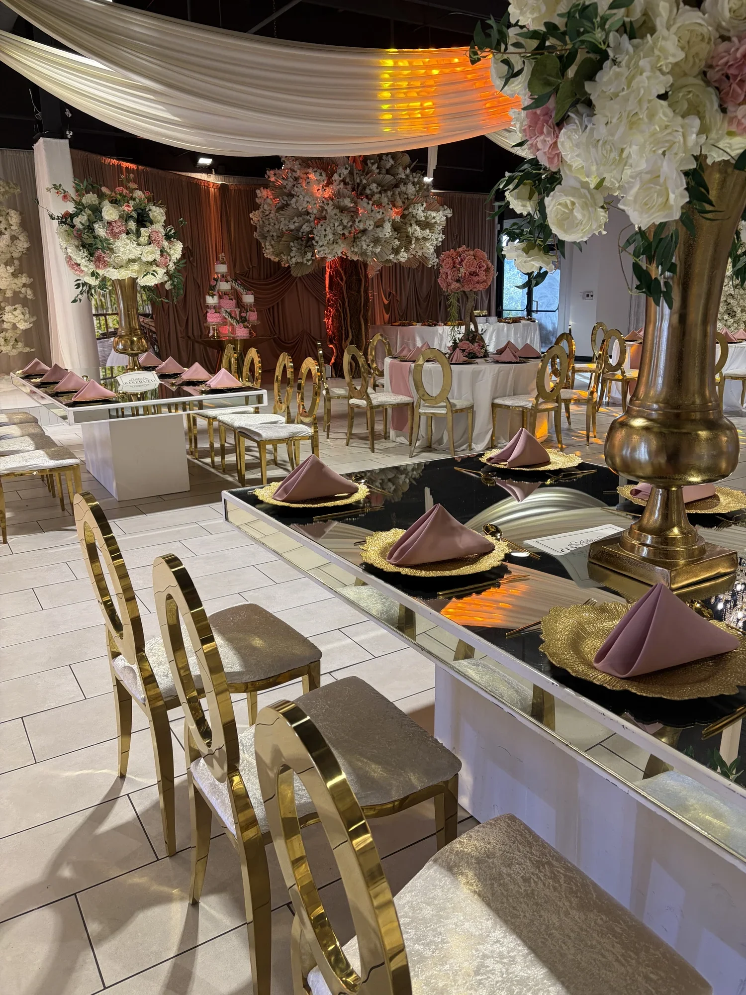 La Bella Luna Venue lighting